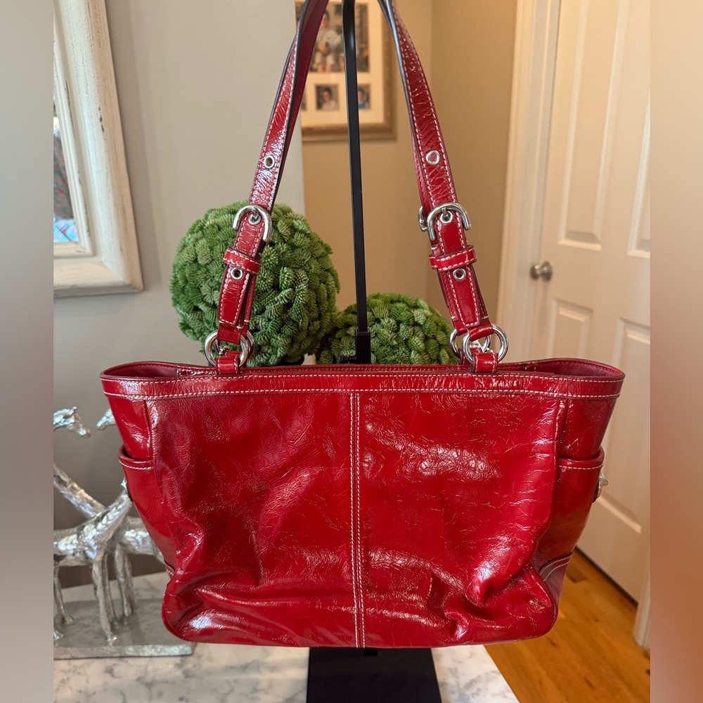 Coach - NWT Authentic Red Patent Leather Tote #13761 2009 Zipper Top Closure - Picture 2 of 11